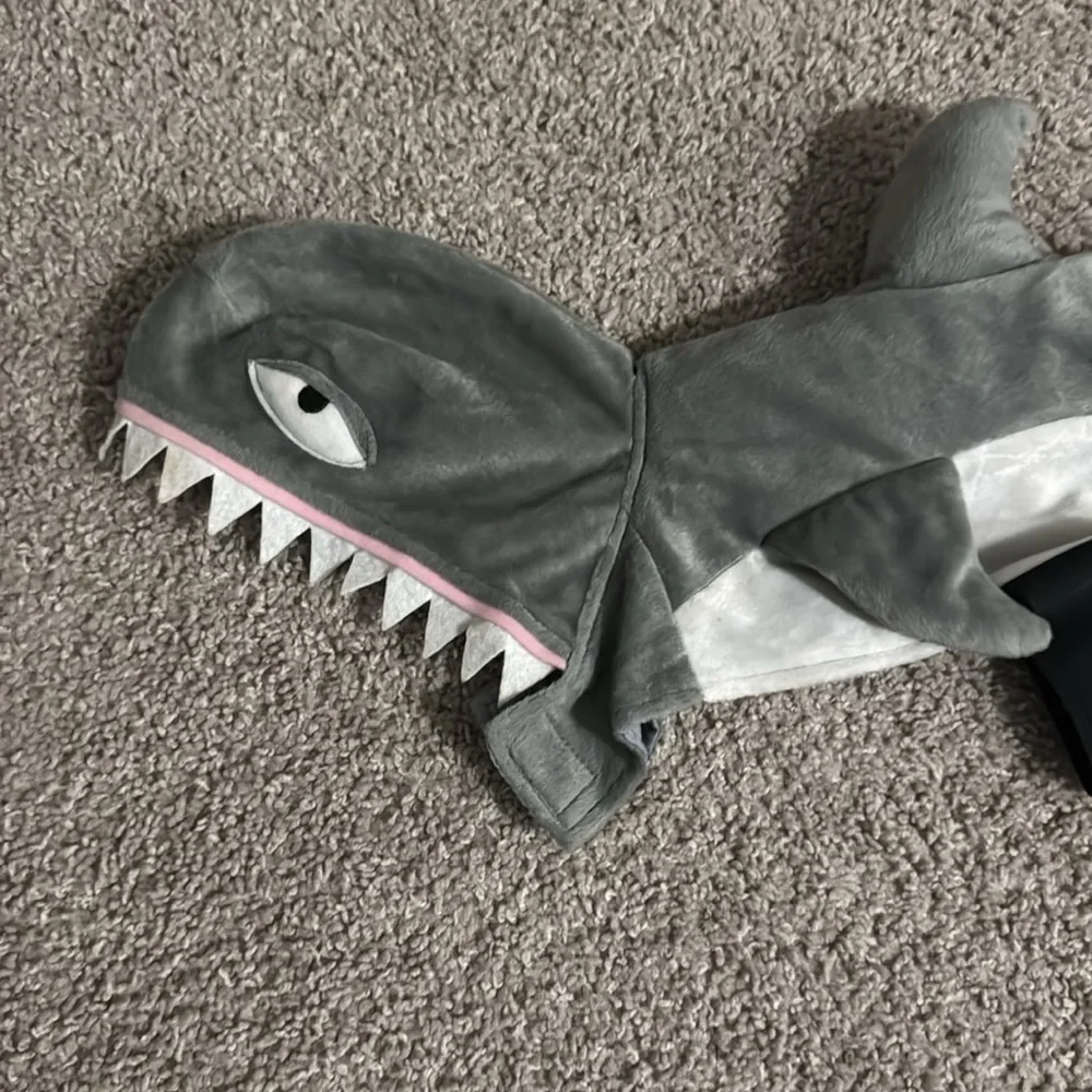Pet Shark Costume - Size M for cat or small dog